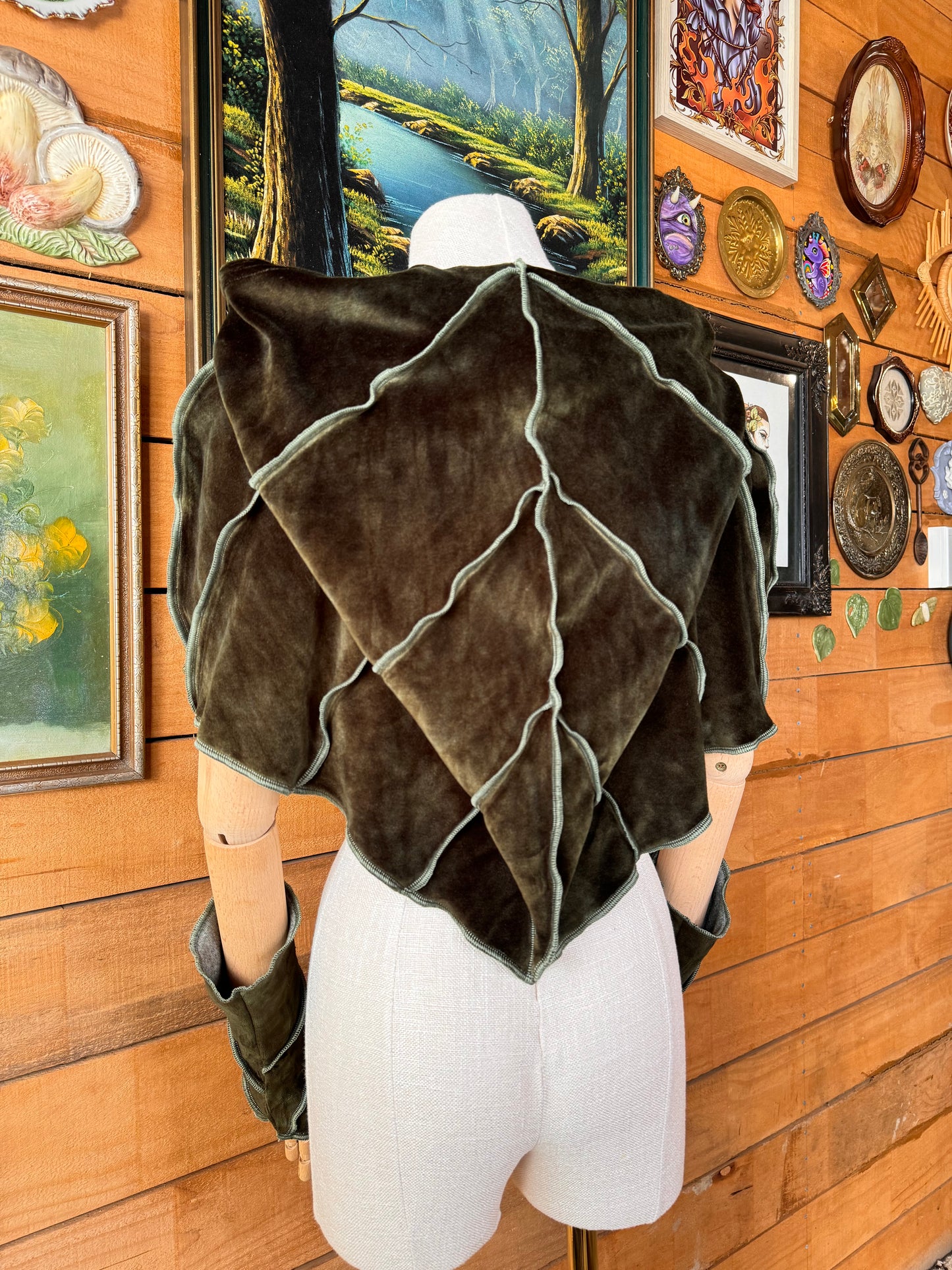 Moss Mountain Leafae Poncho Set