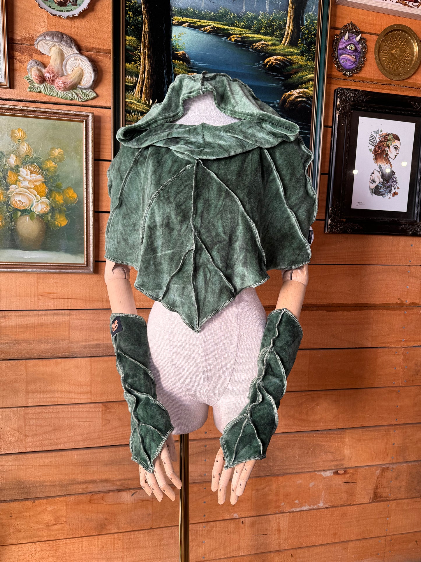 Snowdrop Leafae Poncho Set