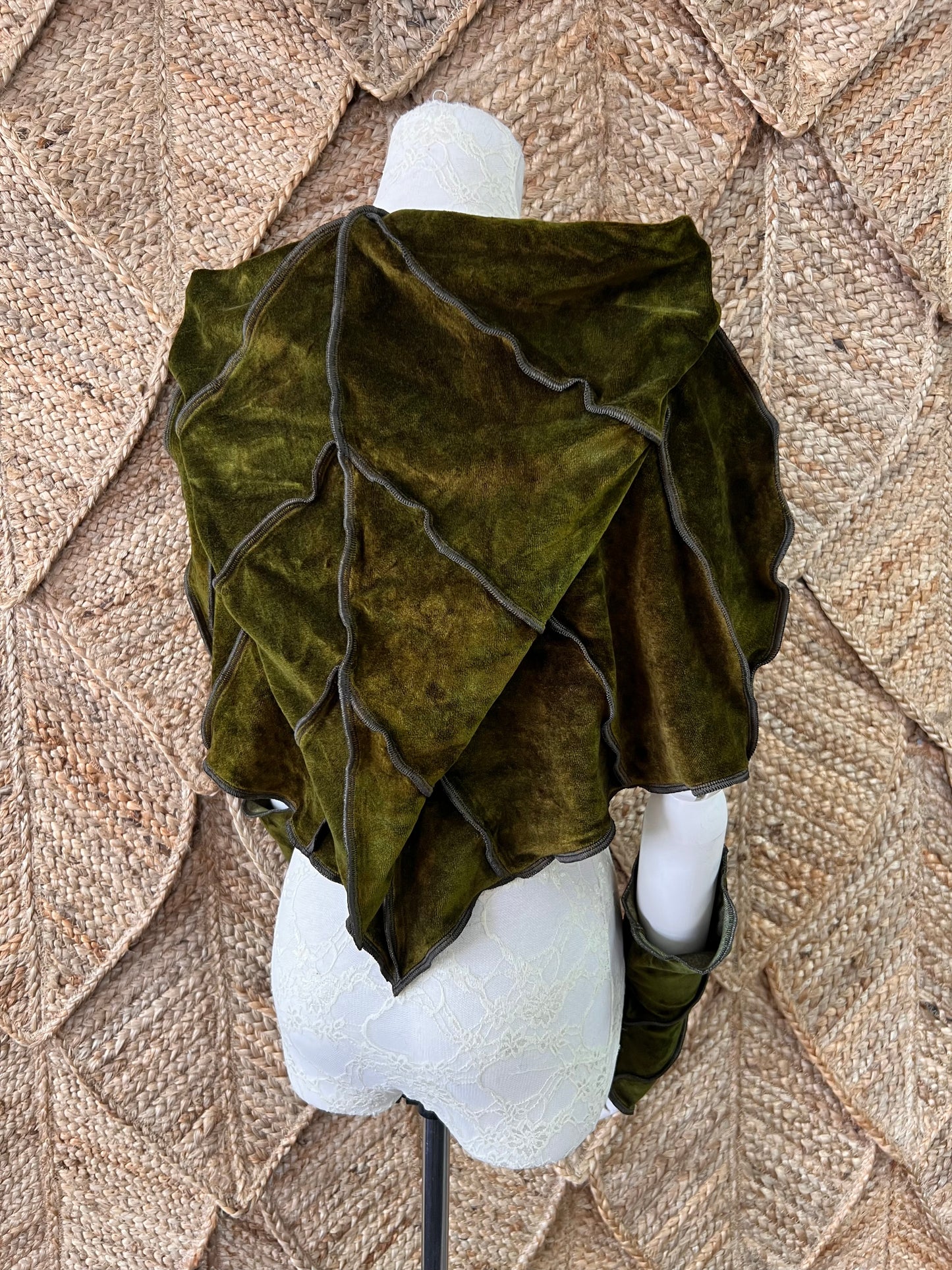 Frond Leafae Poncho Set