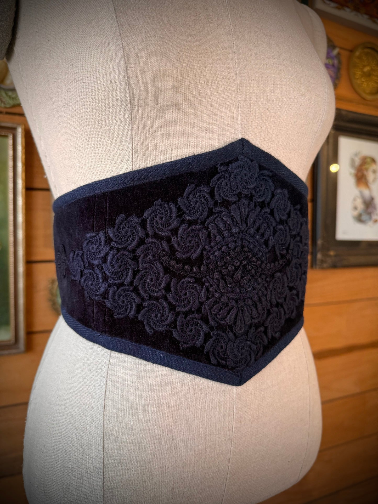 M - L Pixie Corset Belt