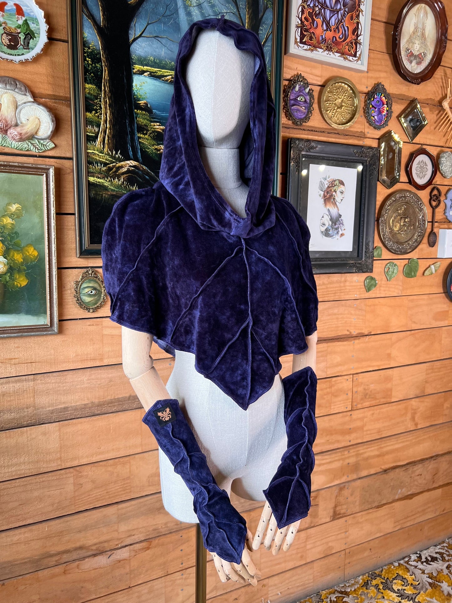 Plum Dusk Leafae Poncho Set