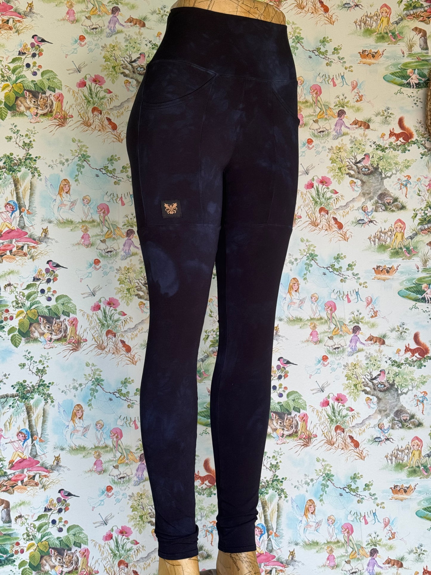 Nightmage Bellbird Leggings