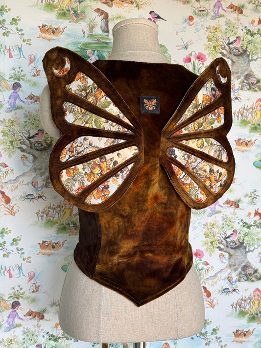 Faewing Vest in Ancient Rust