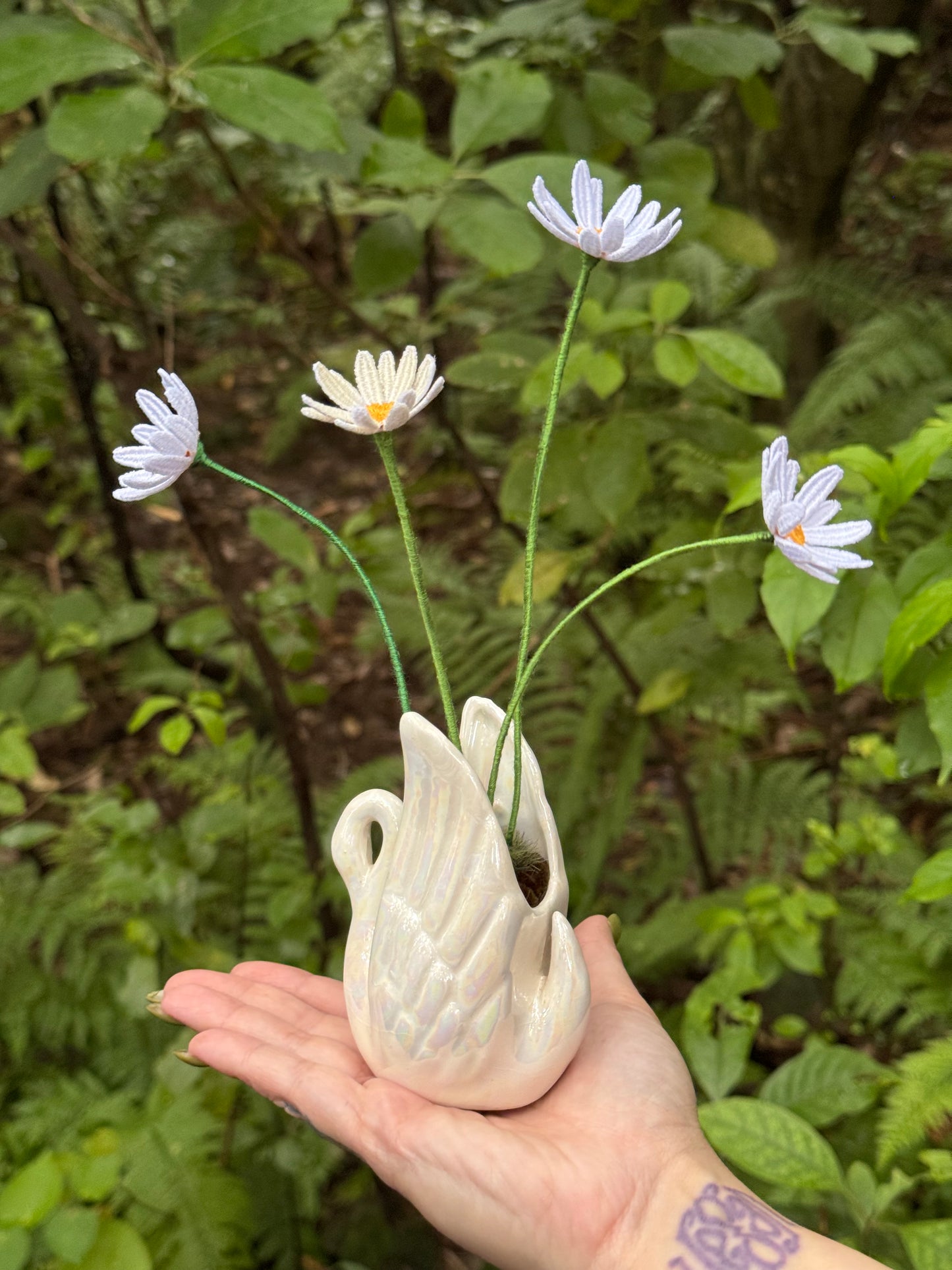 Swanlake Daisy Vase