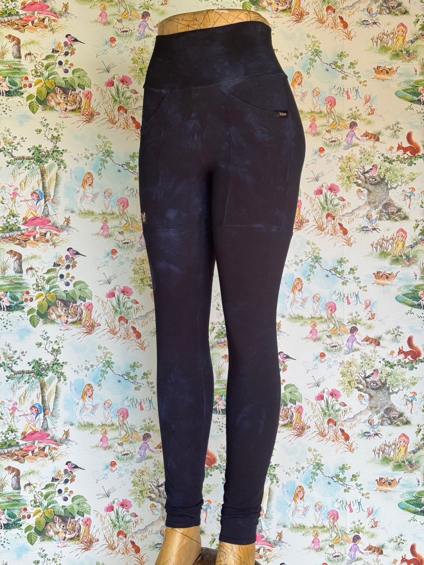 Nightmage Bellbird Leggings
