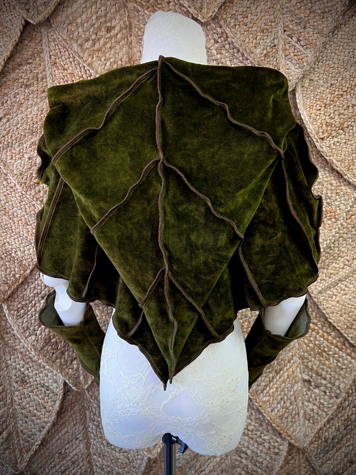Frond Leafae Poncho Set