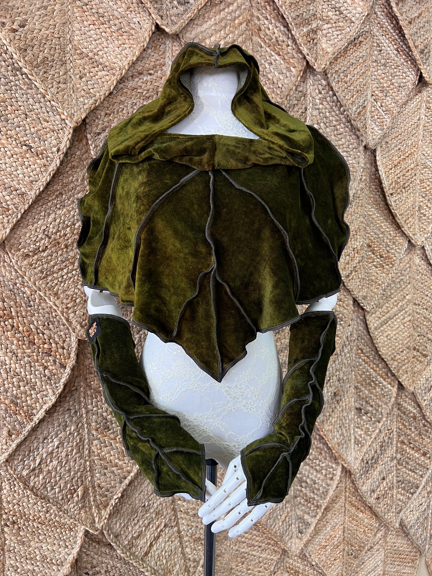 Frond Leafae Poncho Set