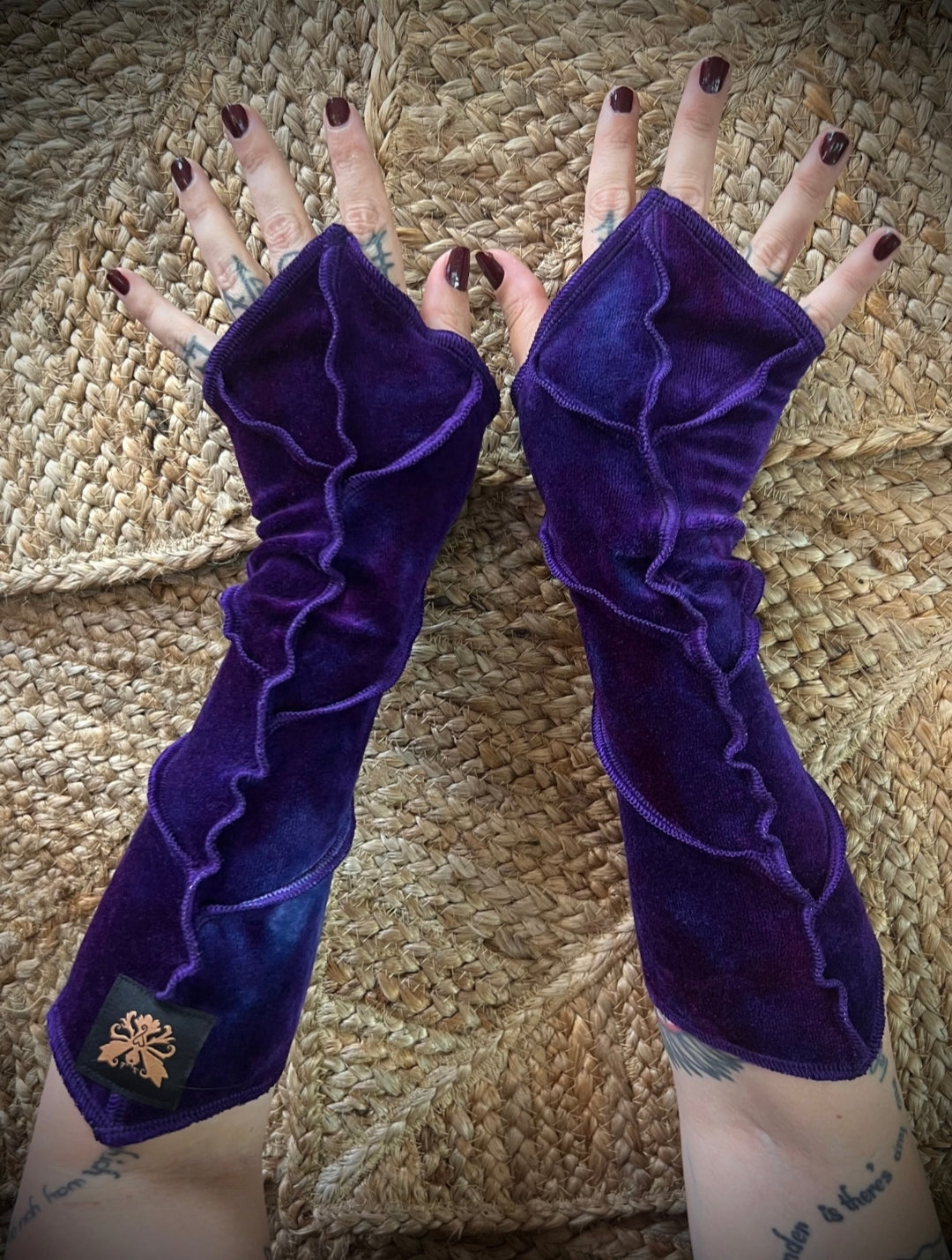 Enchanted Leafae Arms OSFA