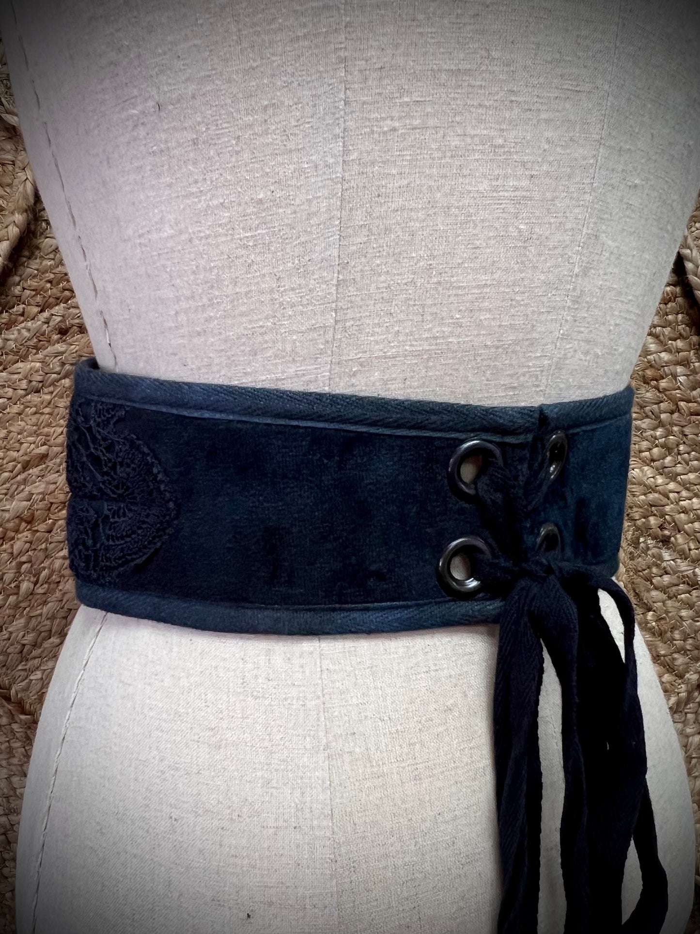 M - L Pixie Corset Belt