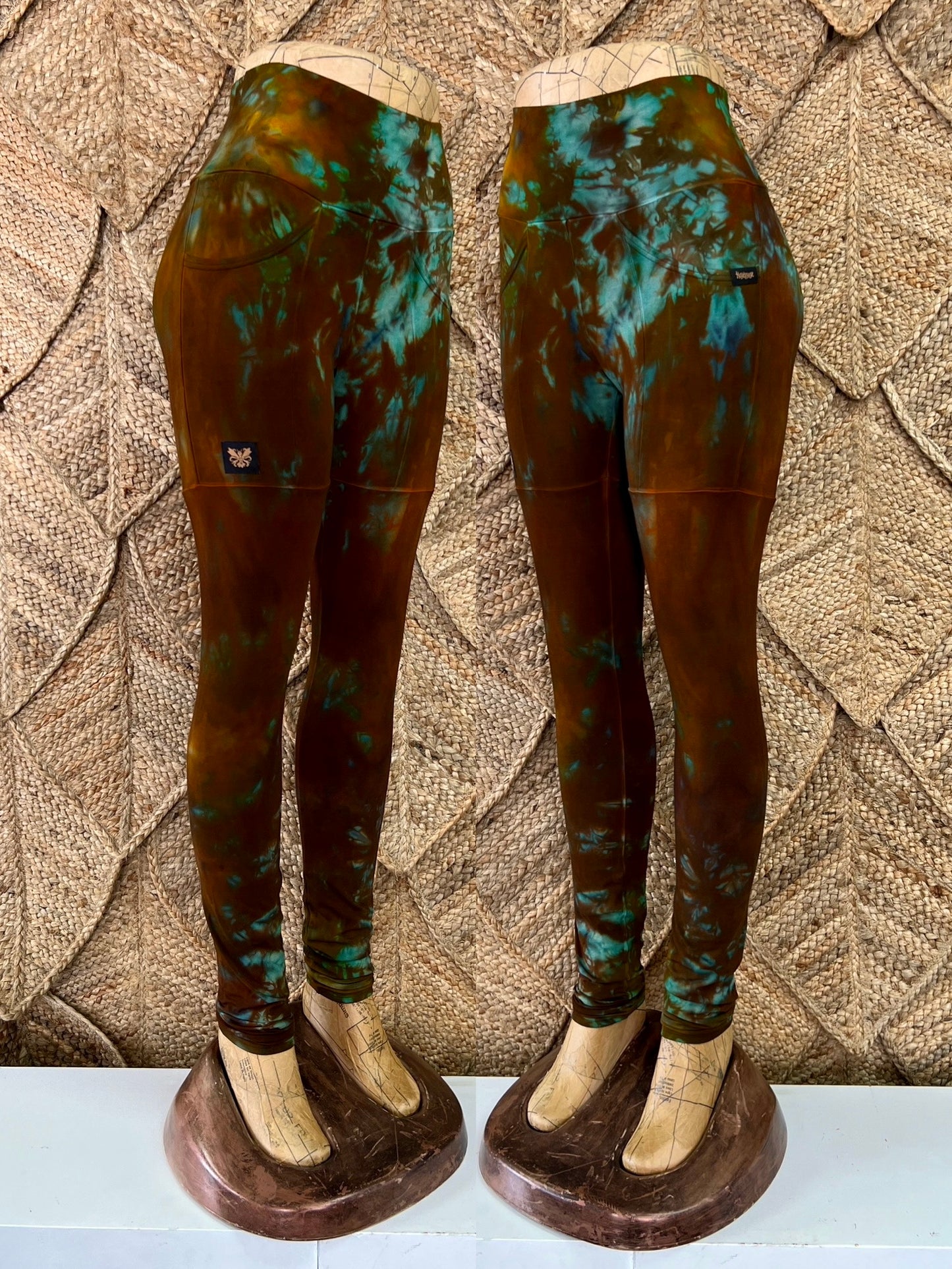 Forest Undergrowth Bellbird Leggings