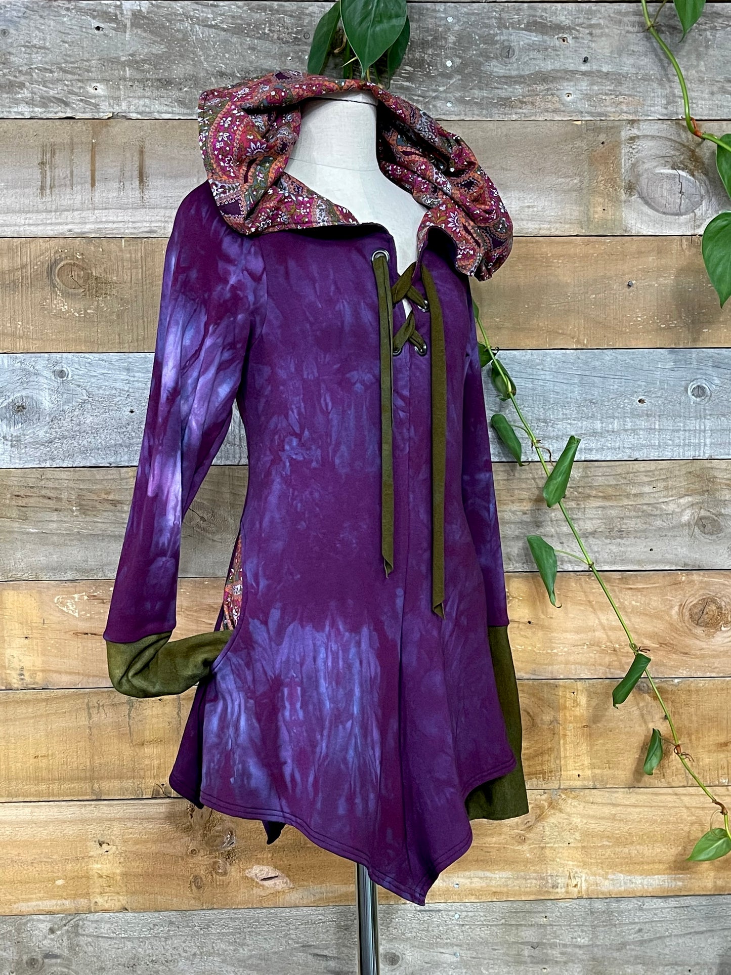 Medium Faewing Hoodie