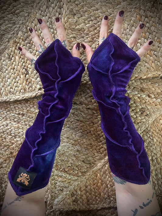 Enchanted Leafae Arms OSFA