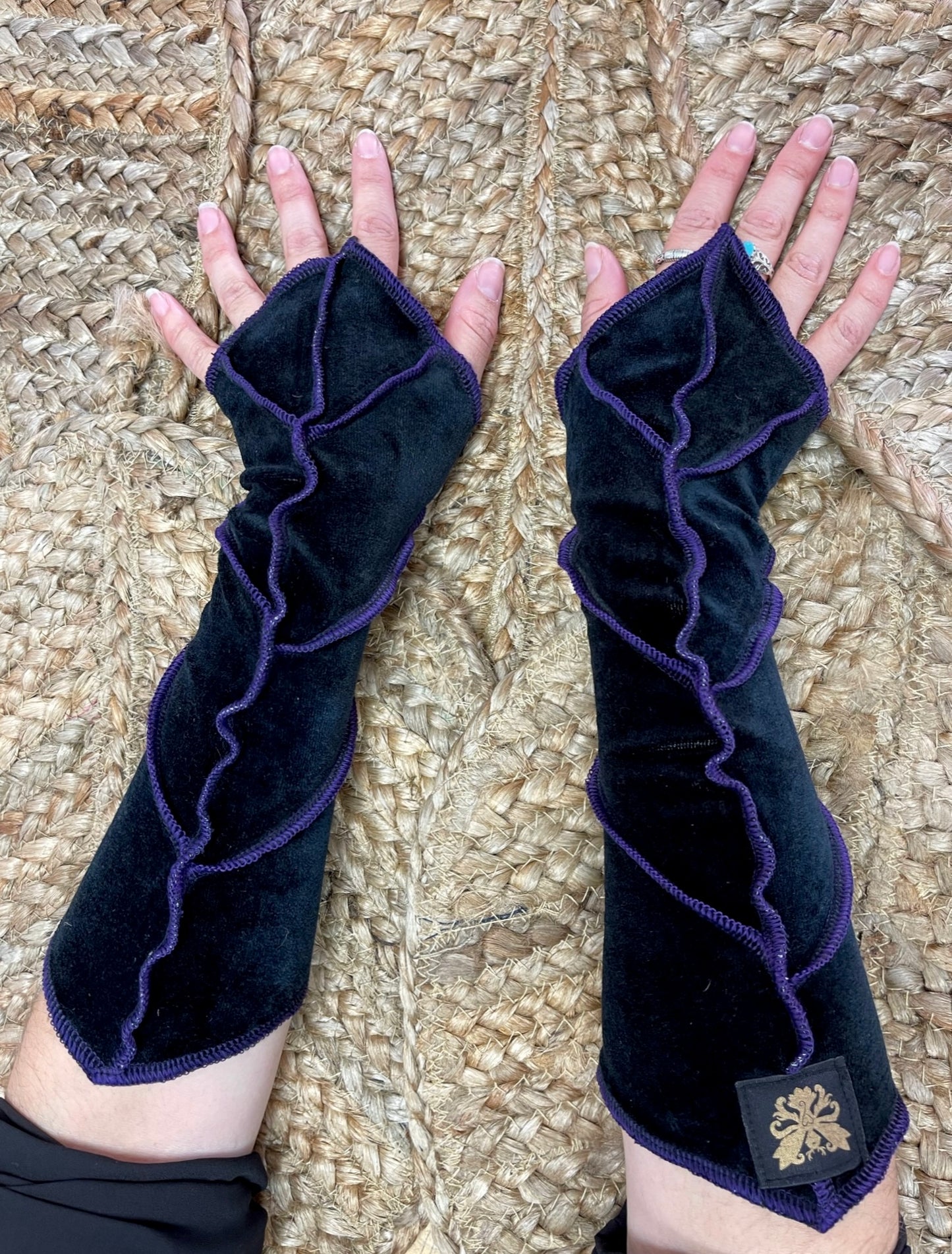 Nightchant Leafae Arms OSFA