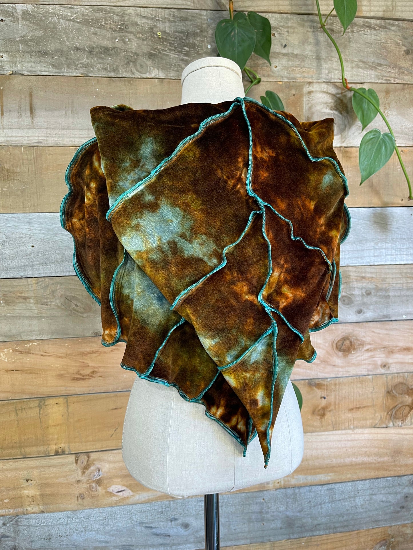 Barnacle Lake Leafae Poncho