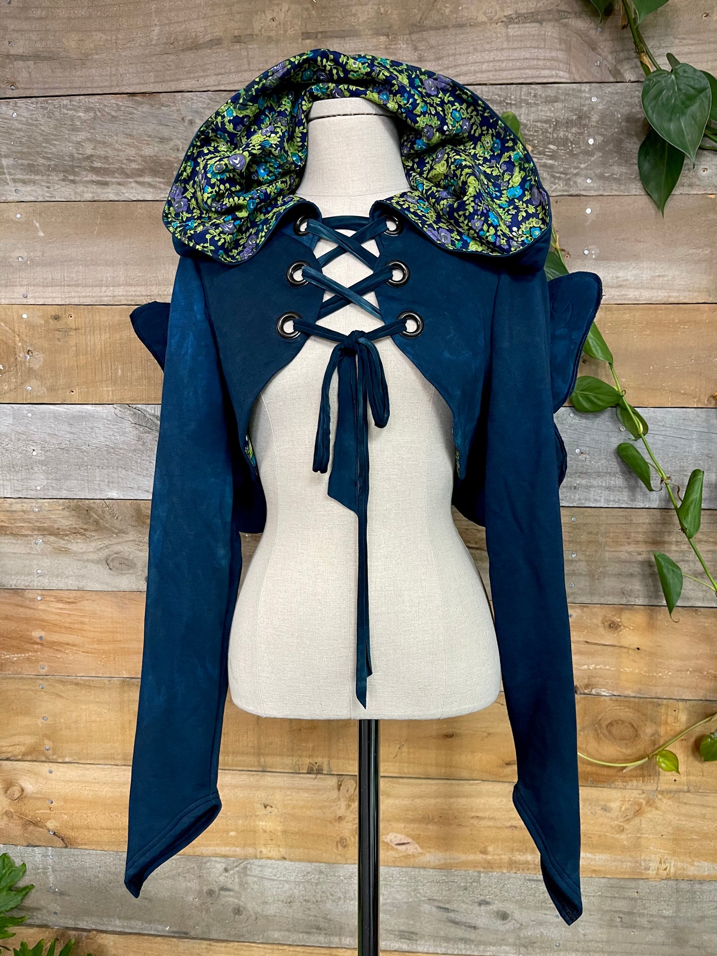 Medium Faewing Shrug