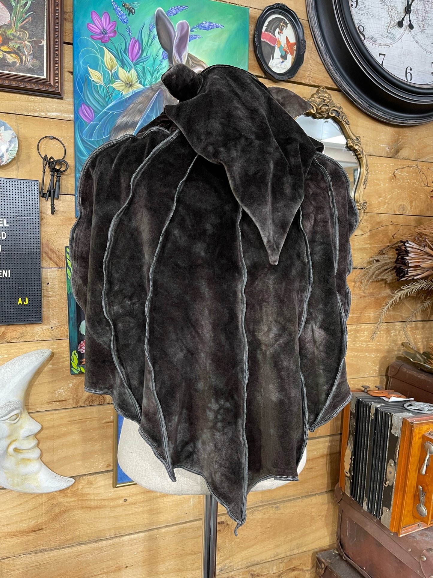 Gargoyle Pekapeka Poncho