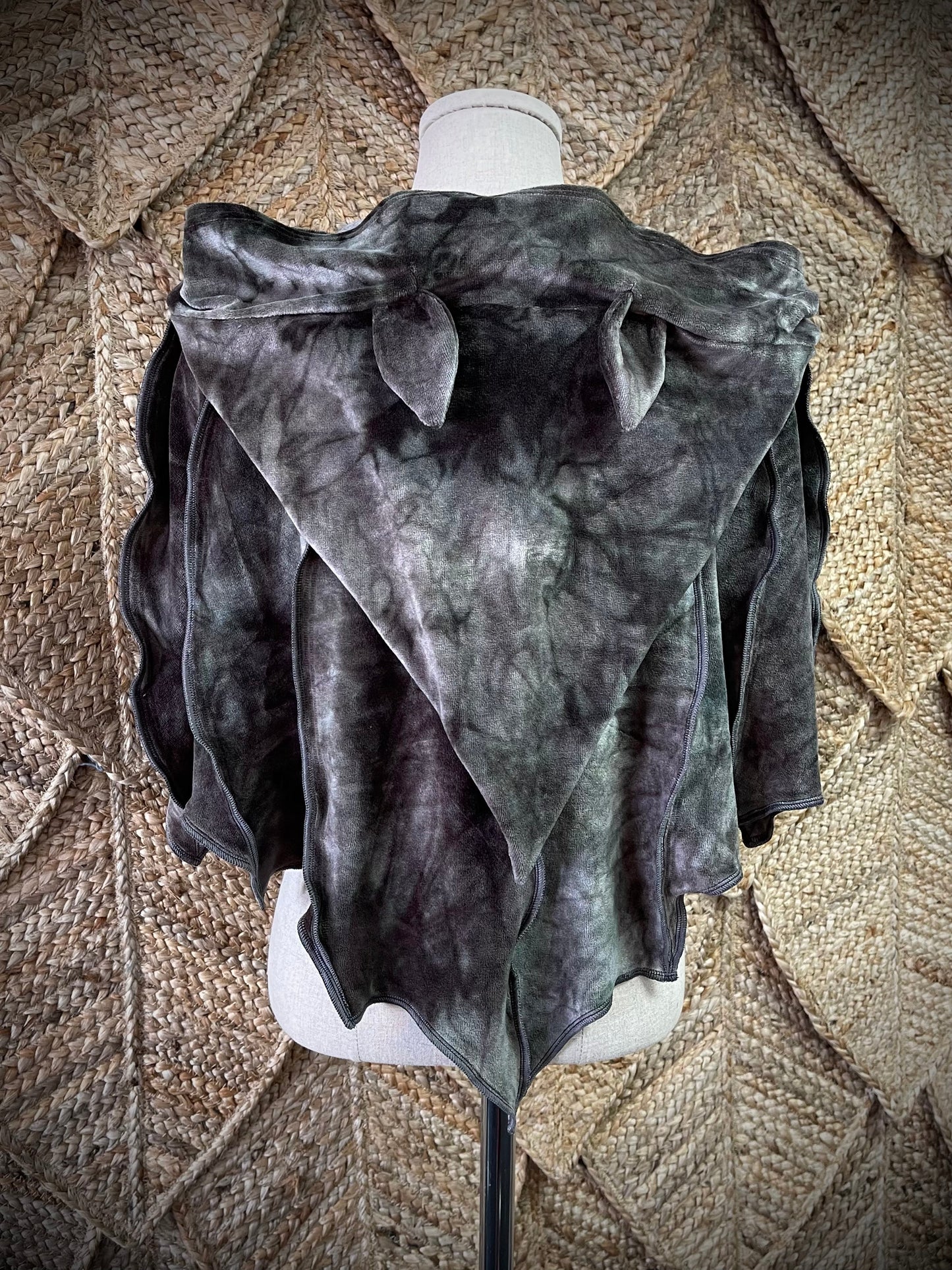 Gargoyle Pekapeka Poncho