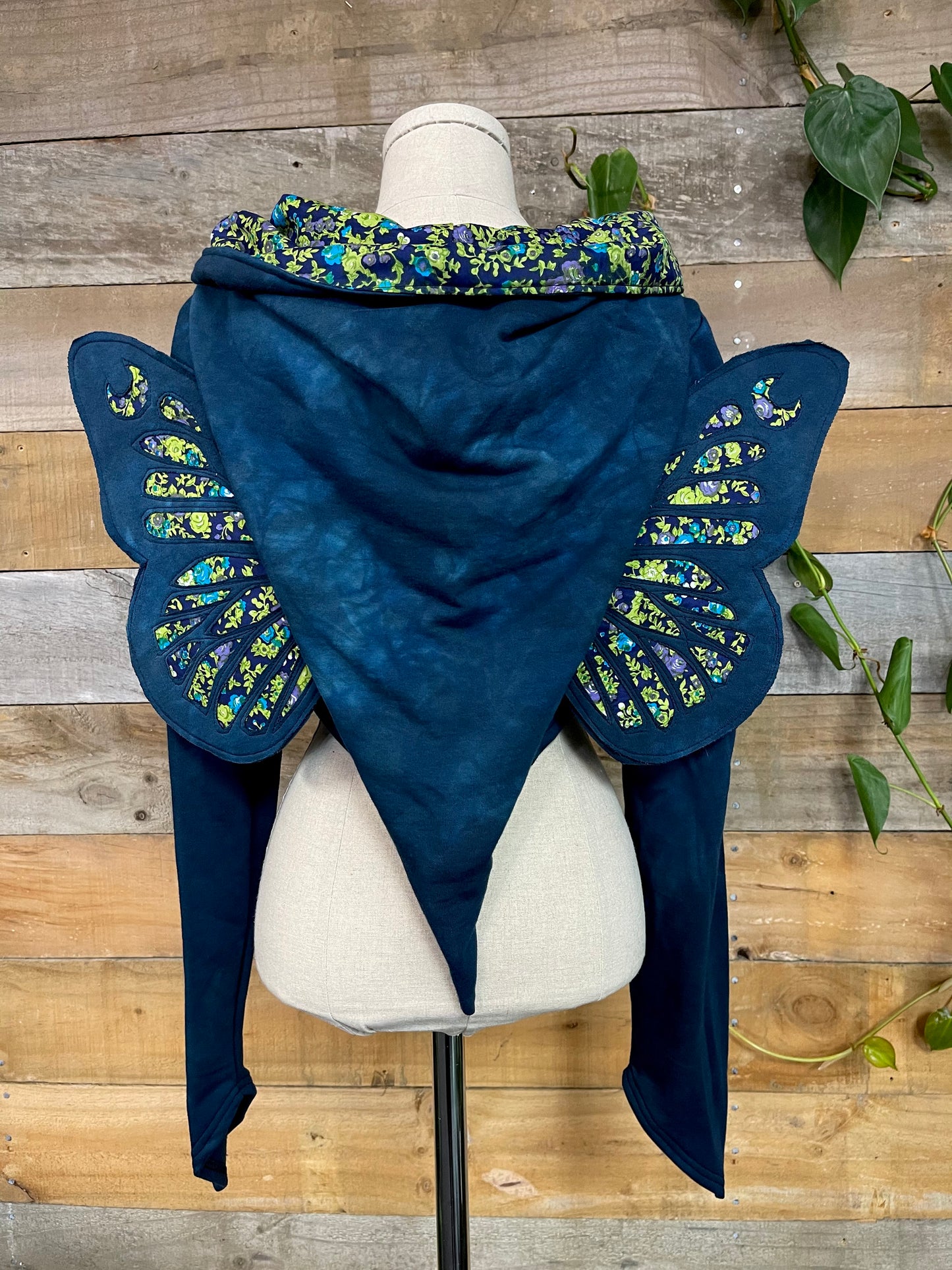 Medium Faewing Shrug