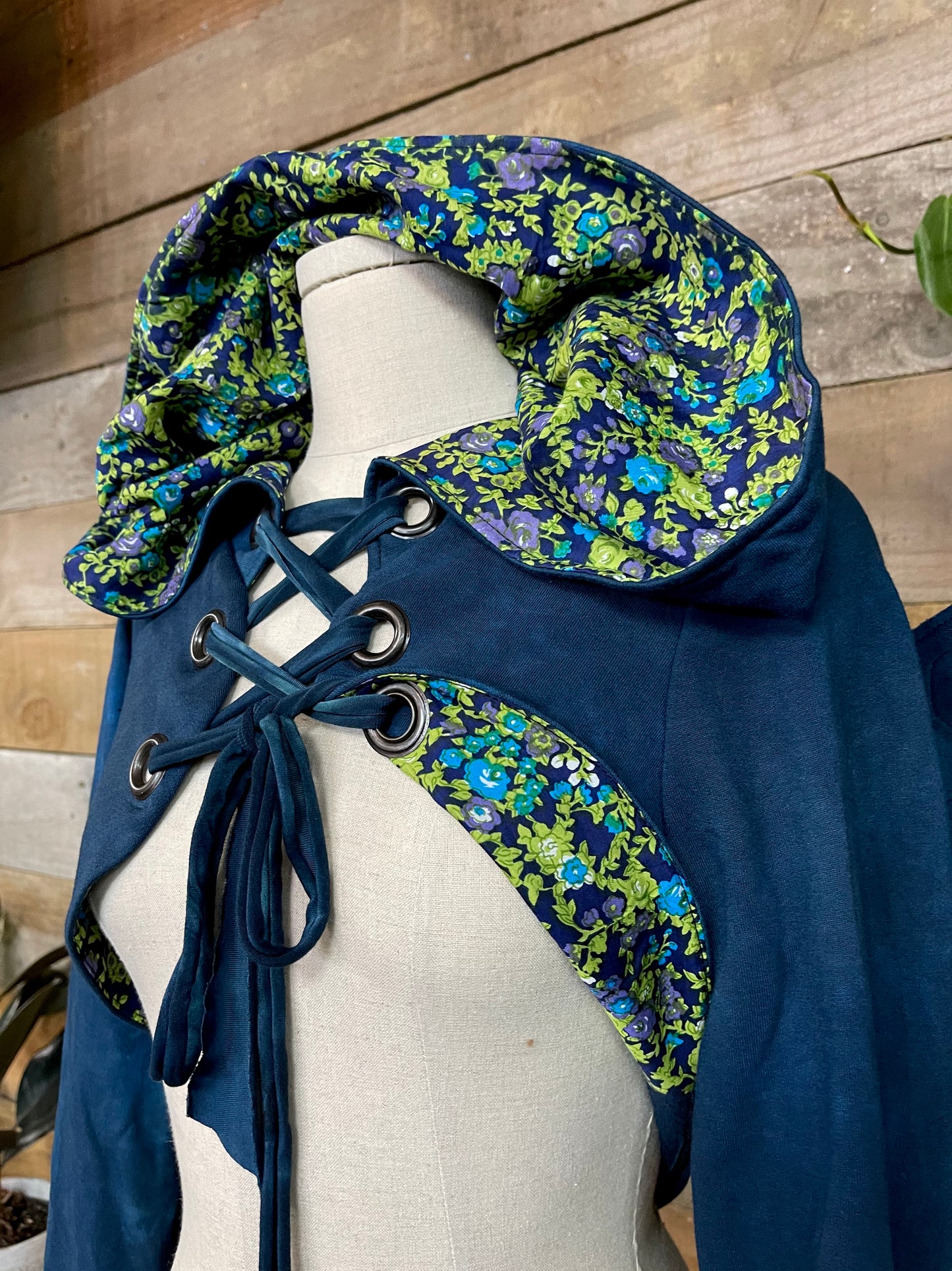 Medium Faewing Shrug