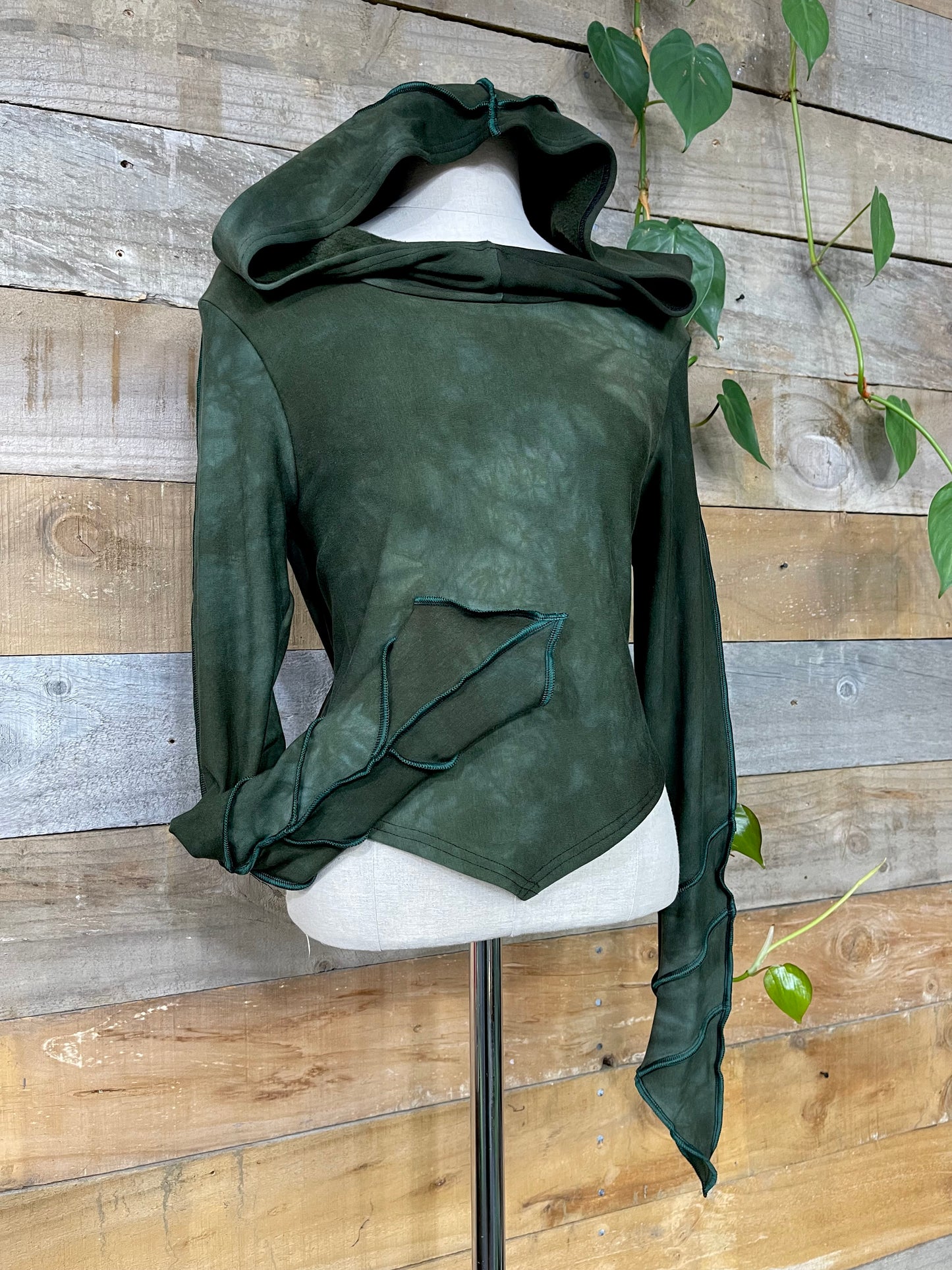 Moss Mountain Leafae Crop Hoodie