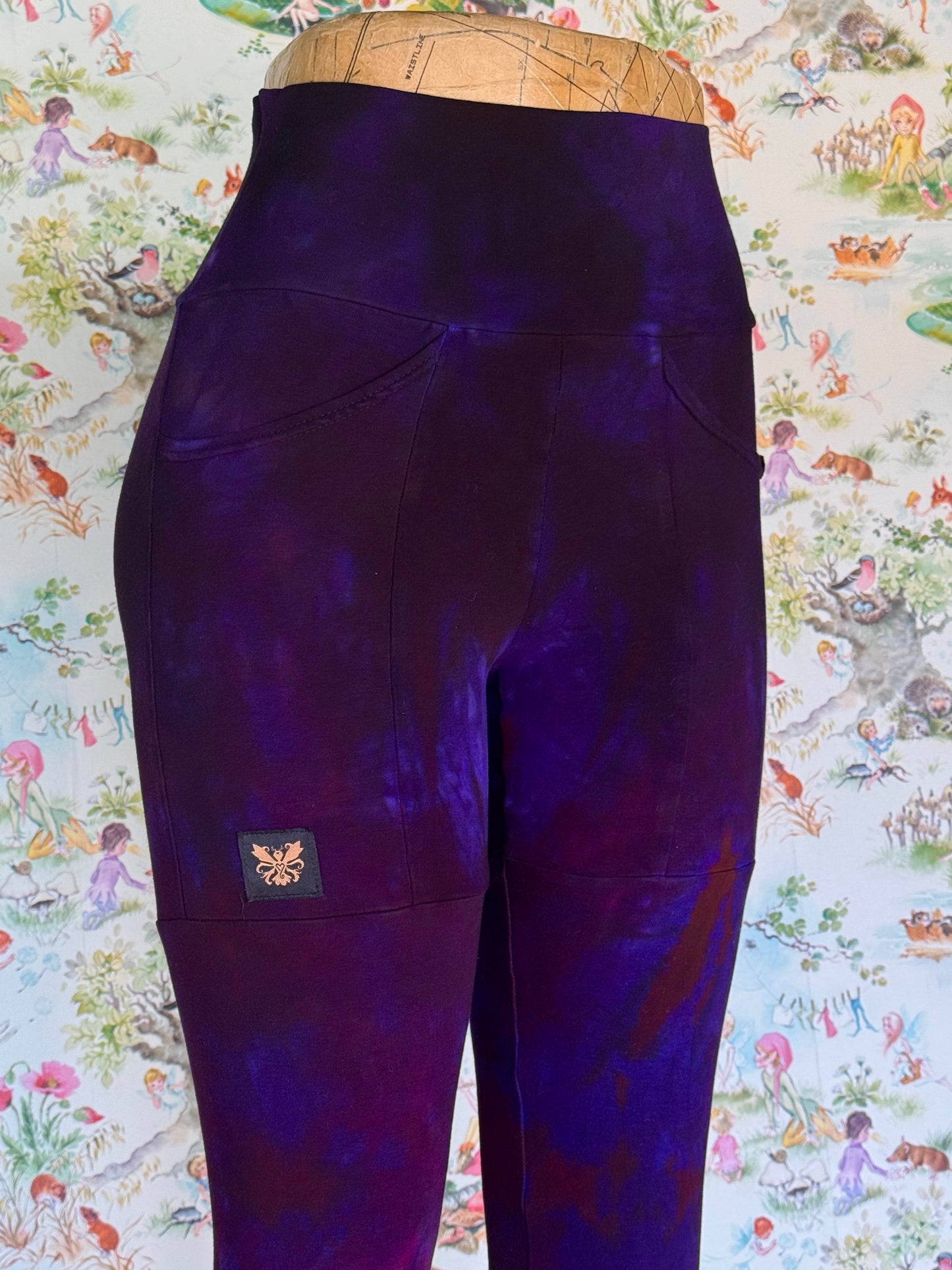 Cauldron Fire Bellbird Leggings