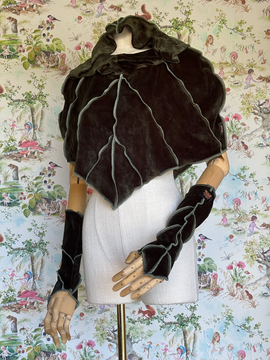 Moss Mountain Leafae Poncho Set