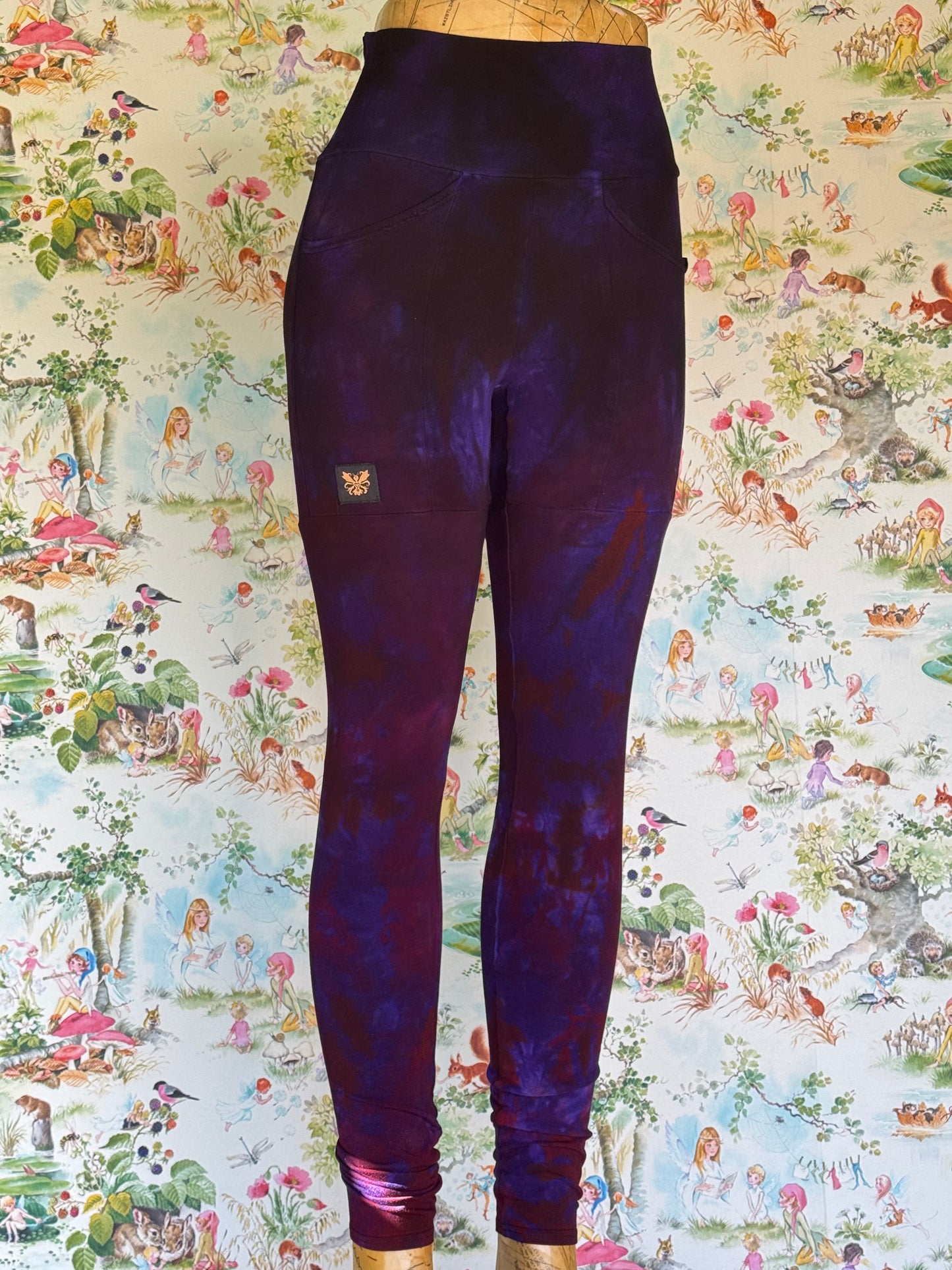 Cauldron Fire Bellbird Leggings