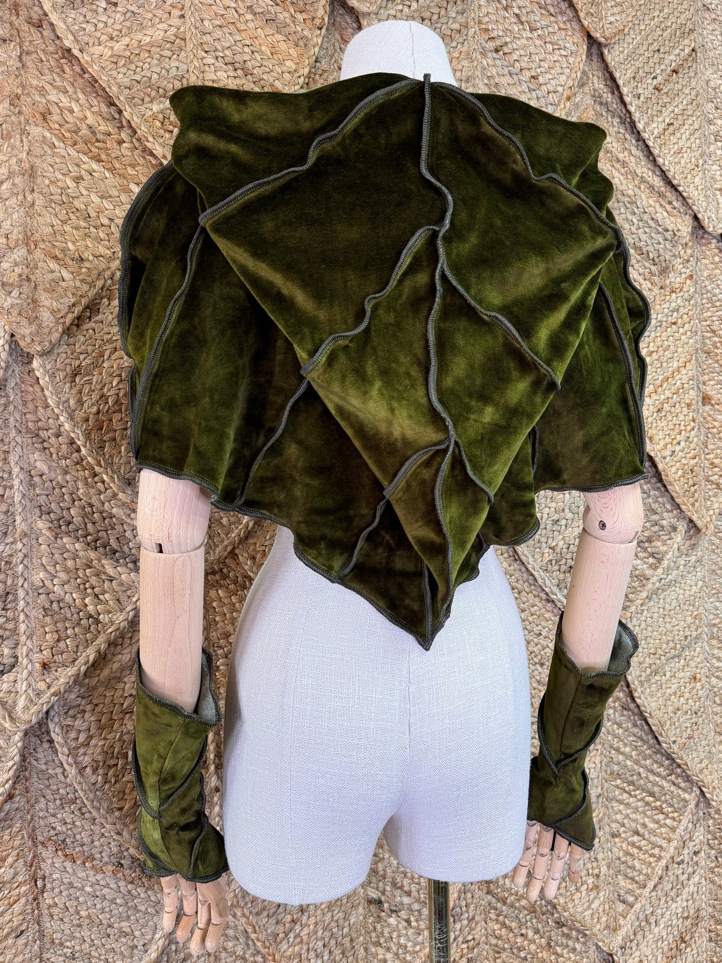 Frond Leafae Poncho Set