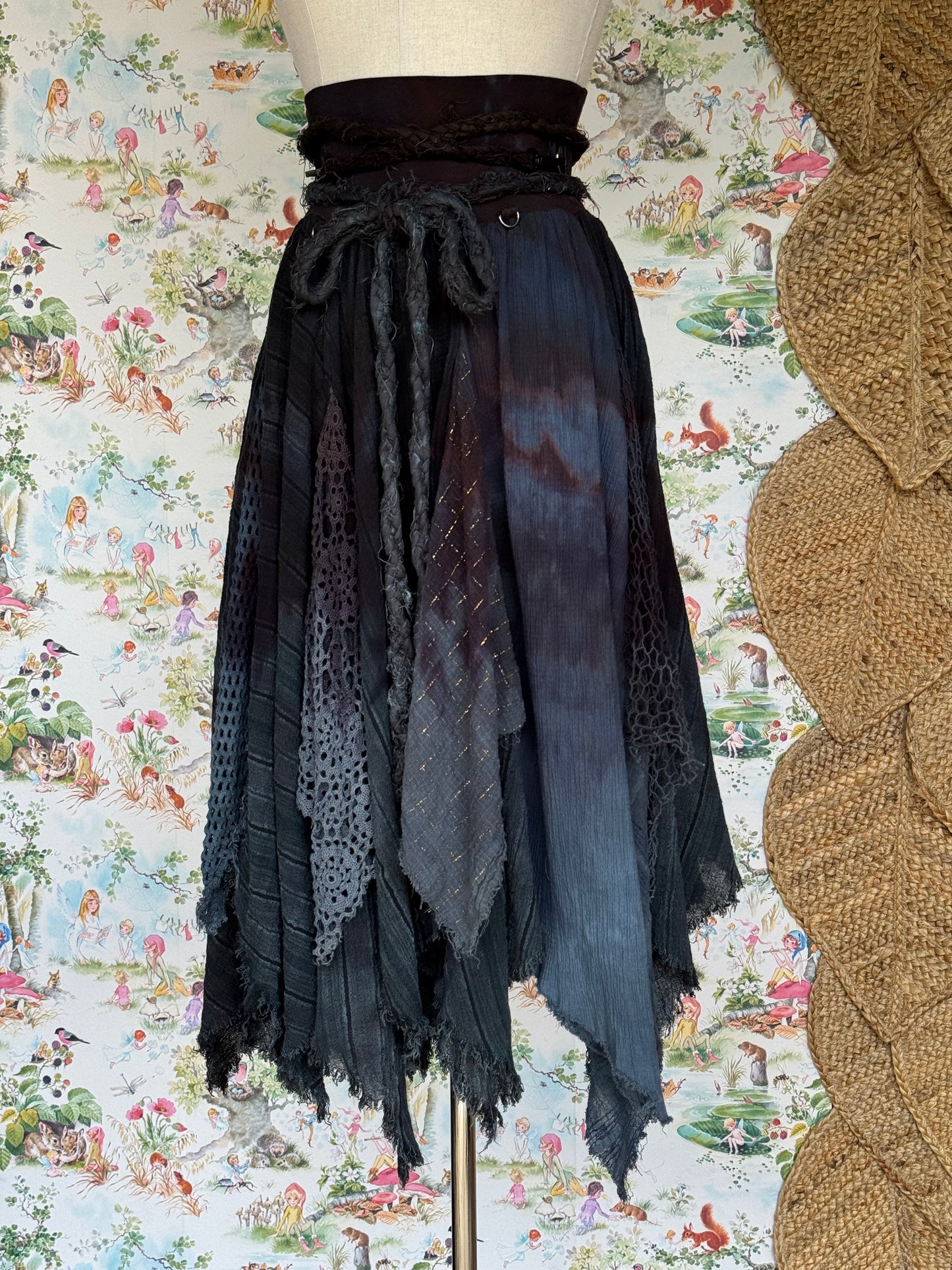 Katipō Cavern Relic Skirt