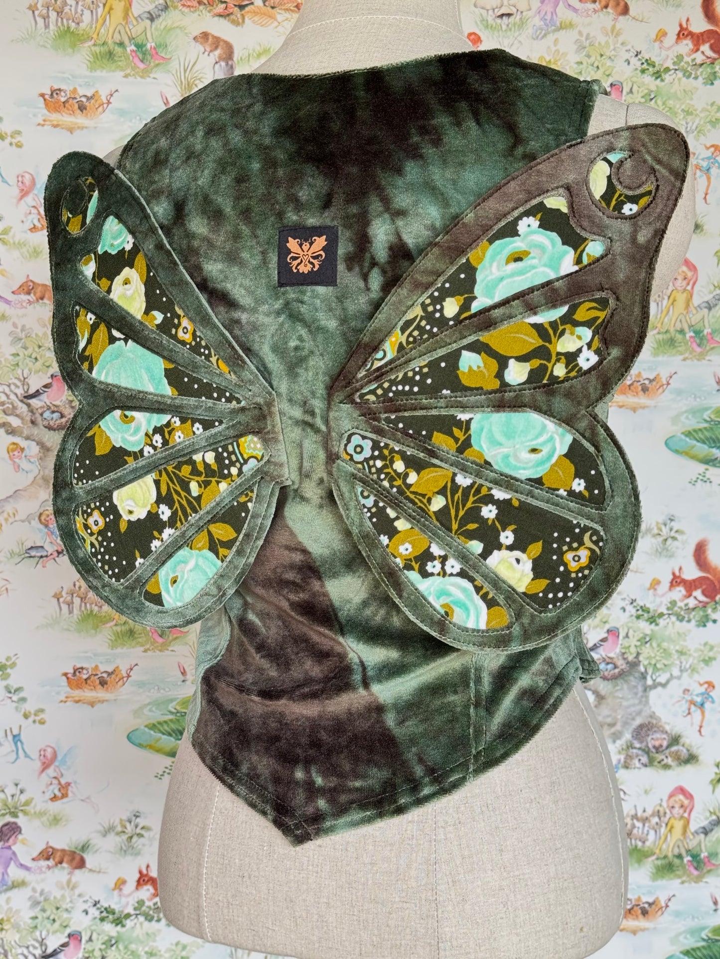 Snowrose Faewing Vest