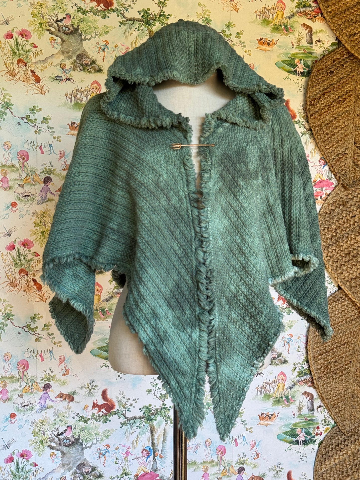 Snowdrop Halfling Cape