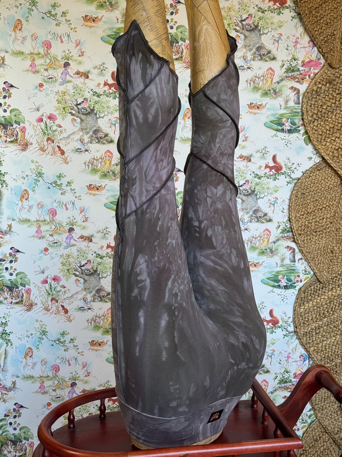 Gargoyle Leafae Leggings