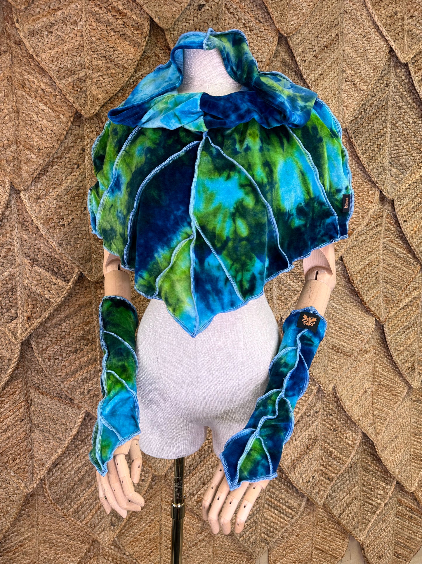 Blue Springs Leafae Poncho Set