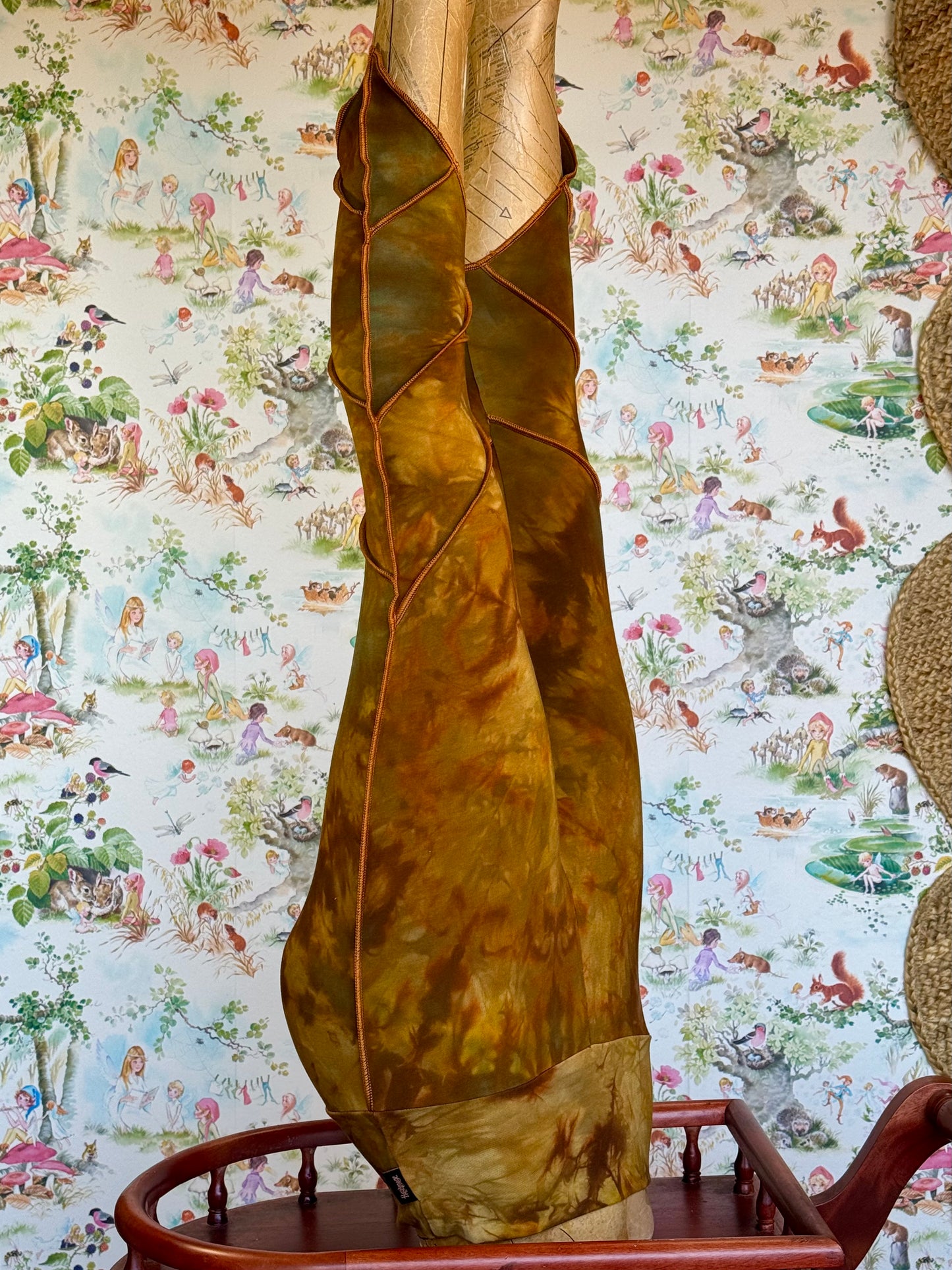 Ancient Leafae Leggings