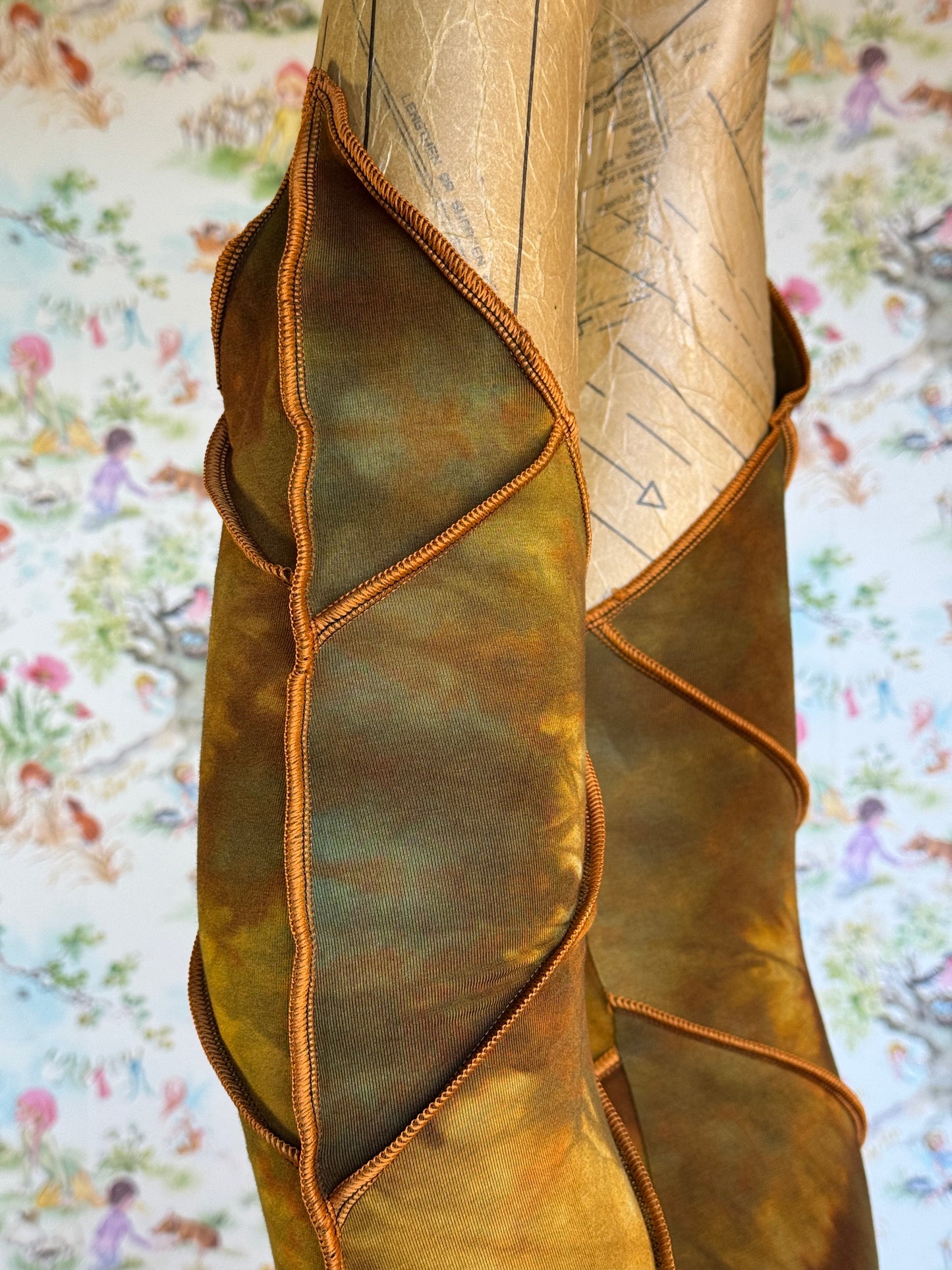 Ancient Leafae Leggings