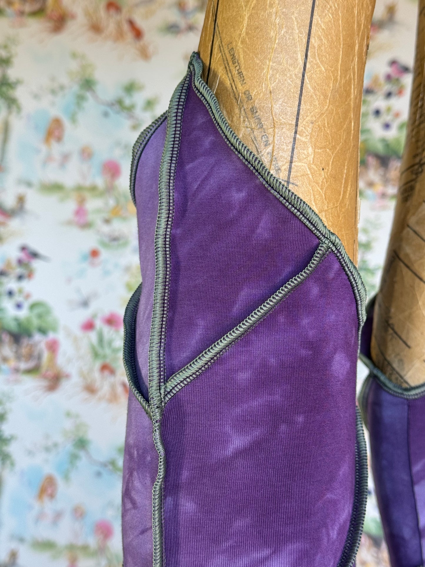 Wisteria Leafae Leggings