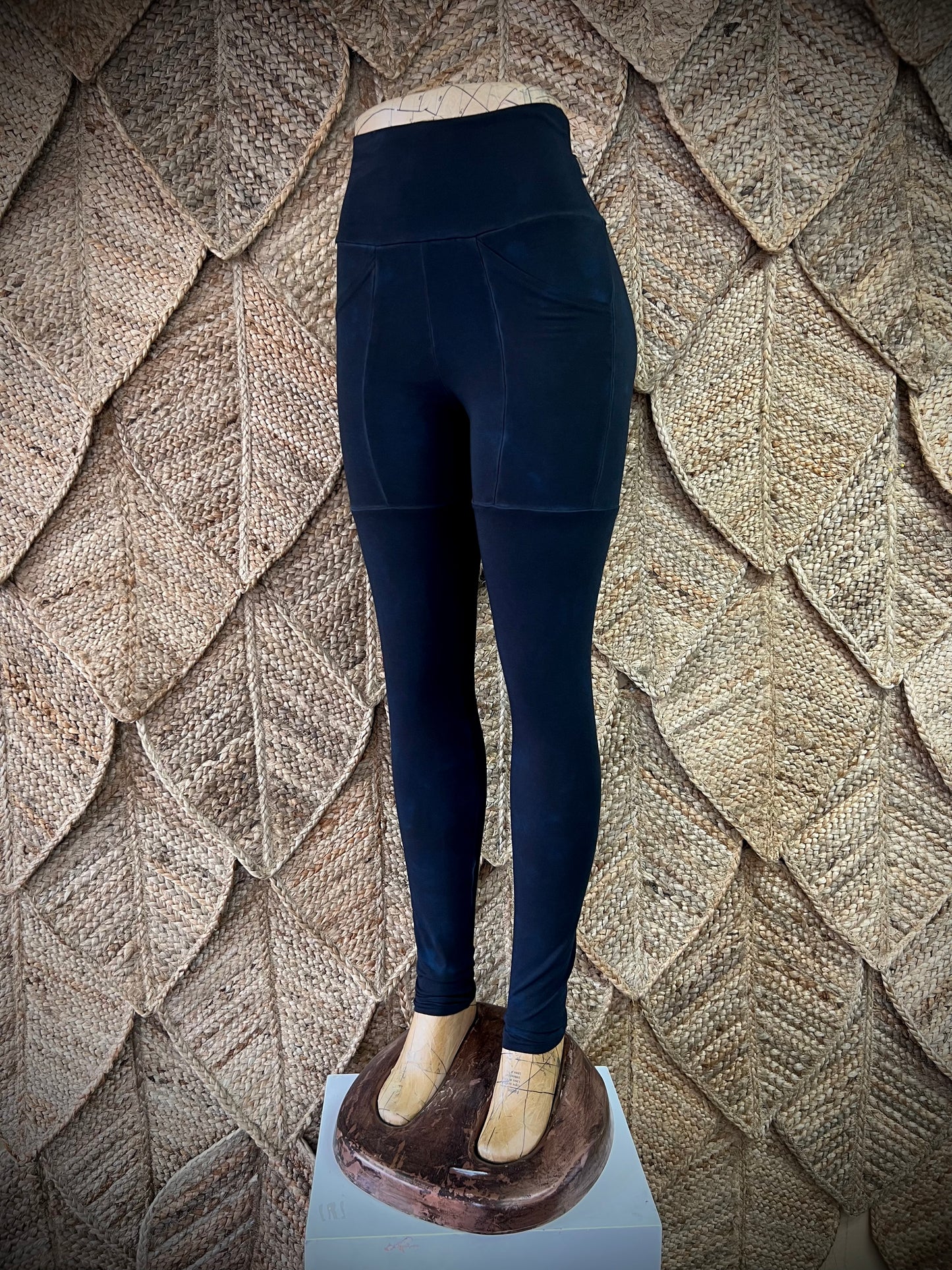 Nightmage Bellbird Leggings