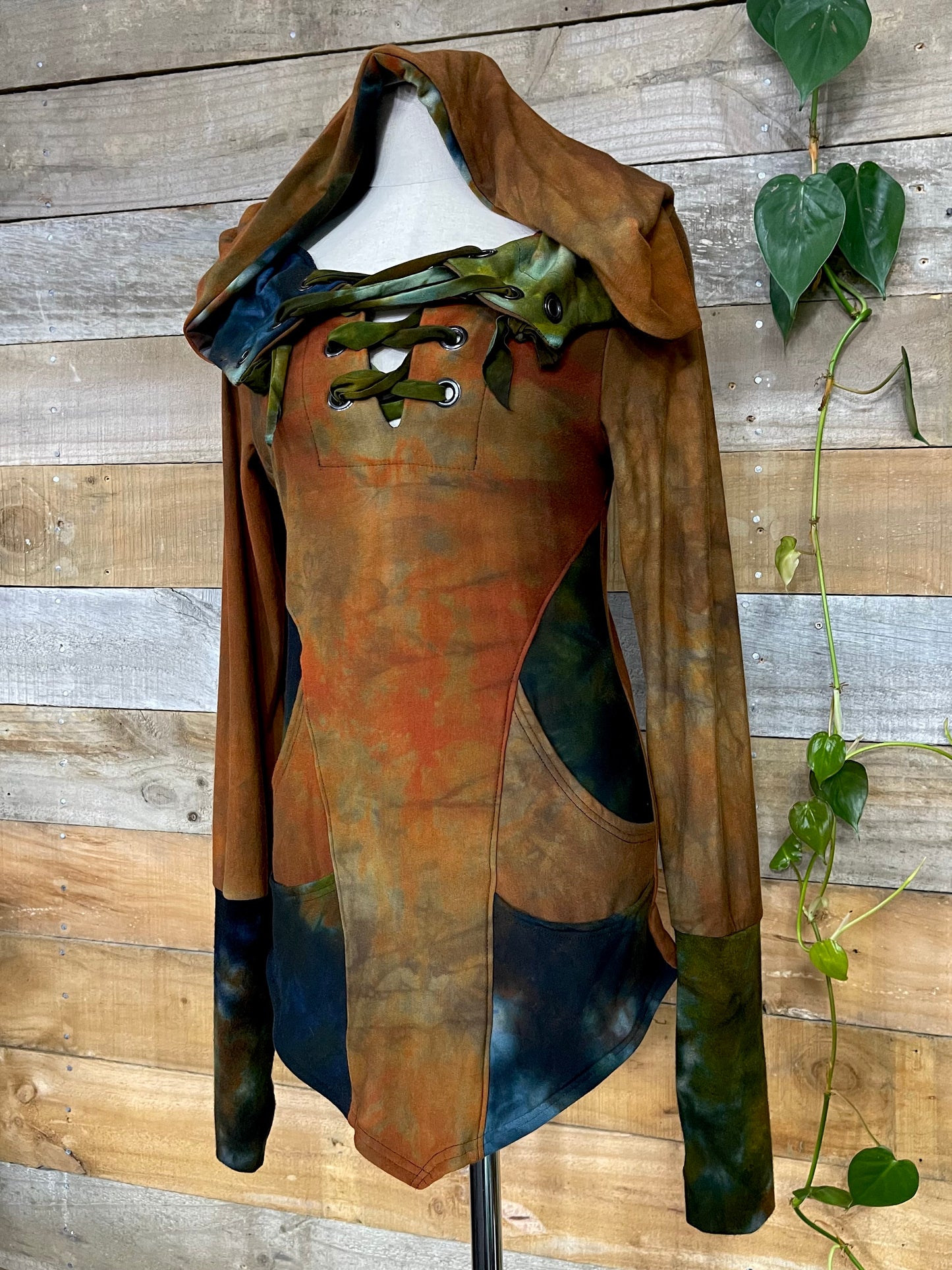 Burnt Earth Magpie Hoodie